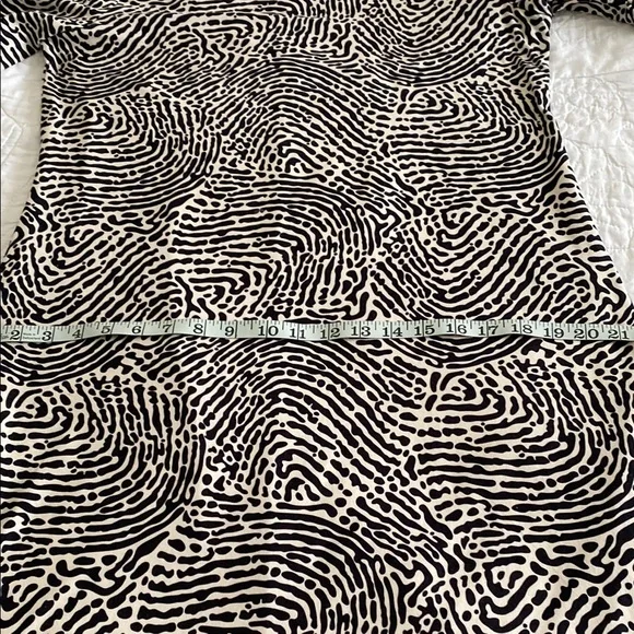 Black and White Patterned Dress - Picture 4 of 6